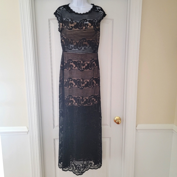 Bisou Bisou  Evening Lace Gown - Picture 5 of 12